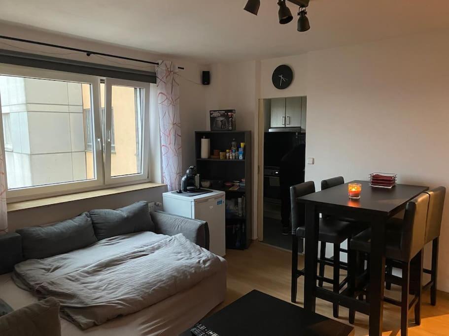 Helle 2-Zimmer Wohnung, Nicht Mehr Verfuegbar Erlangen Luaran gambar